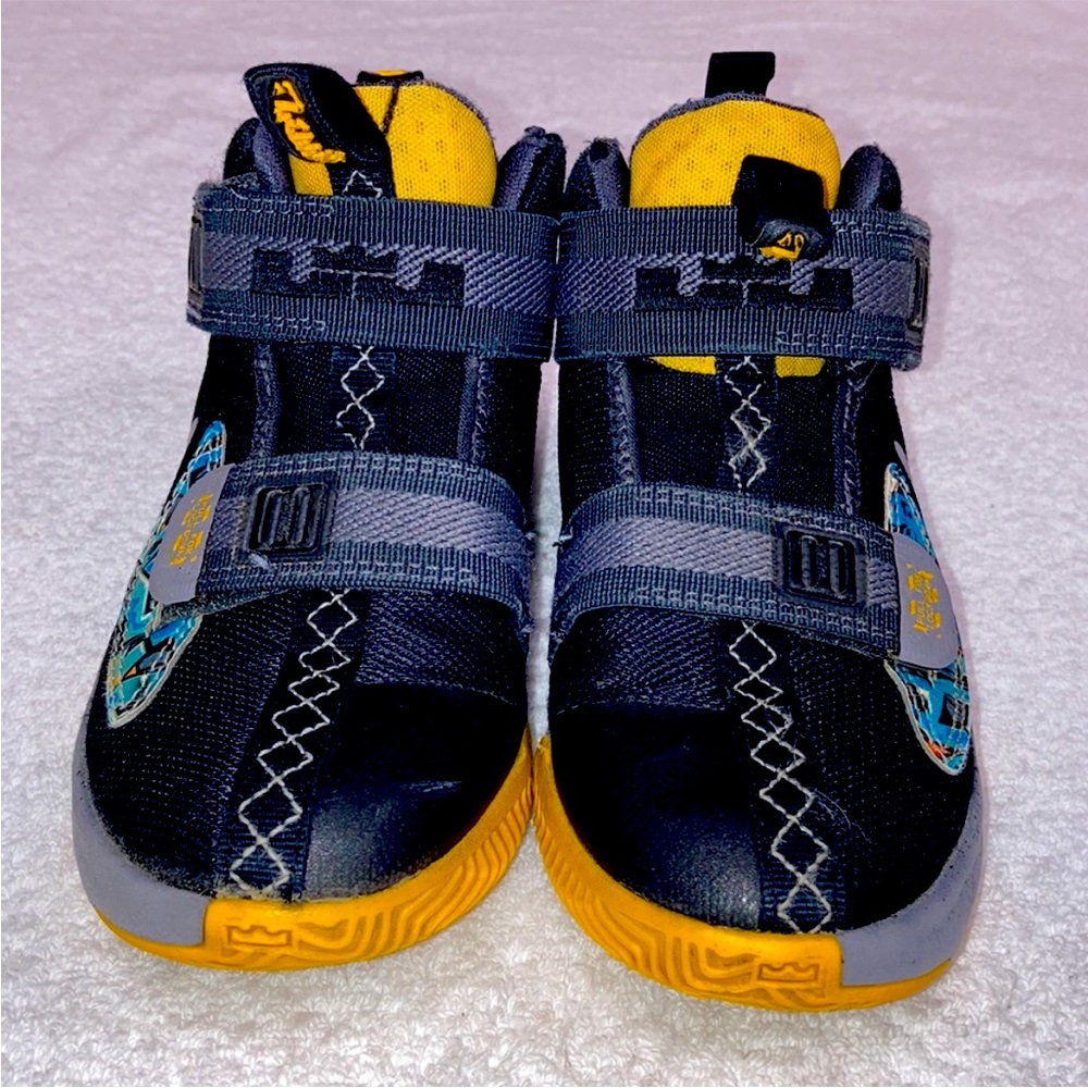 1Y Nike LeBron Soldier XVIII AR586 Black University Gunsmoke Youth Sneakers 13